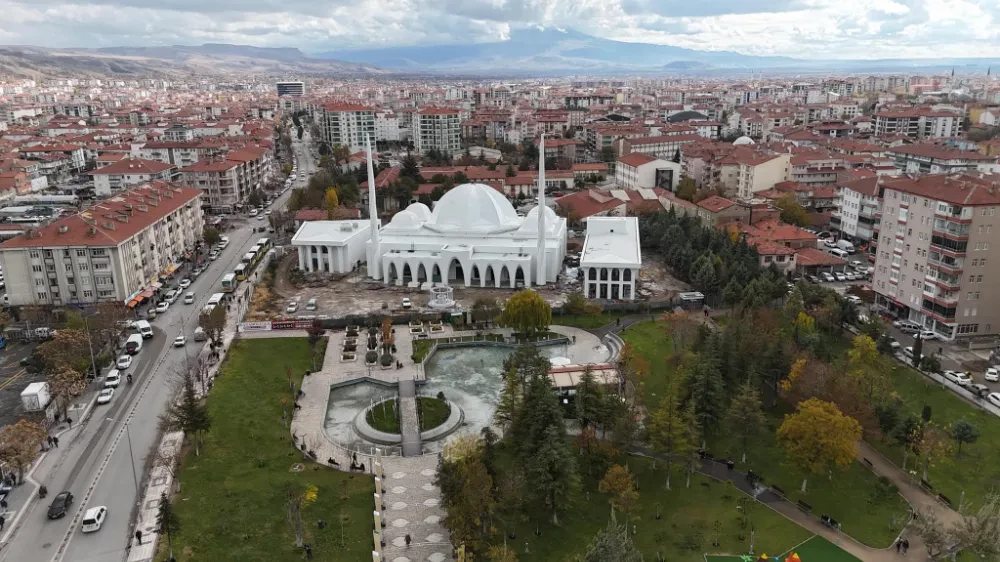 BAŞKAN DİNÇER VE MİLLETVEKİLİ AYDOĞDU SELÇUKLU KÜLLİYESİ’NDE İNCELEMELERDE BULUNDU