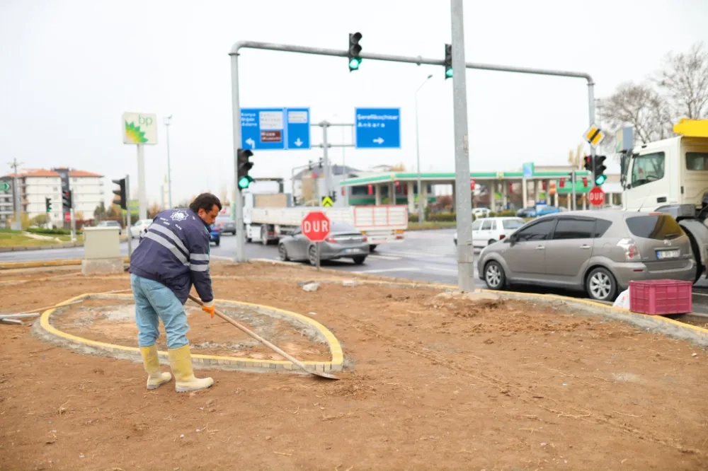 AKSARAY BELEDİYESİ MUHSİN YAZICIOĞLU BULVARI’NDA KURU PEYZAJ ÇALIŞMASI BAŞLATTI
