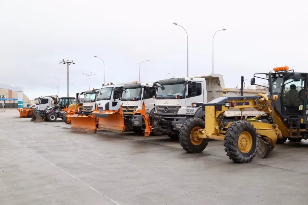 AKSARAY BELEDİYESİ 900 TON TUZ VE 36 ARAÇLA KIŞ ŞARTLARINA HAZIR