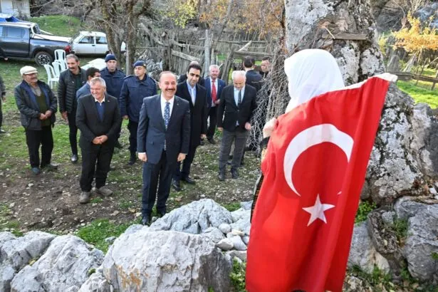 ISPARTA VALİSİ ERİN Hizmeti masa başında değil sahada yapıyor.
