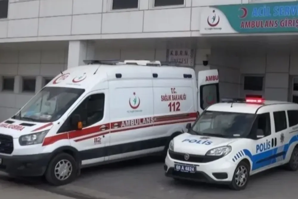 Aksaray’da Balkonda Çıkan Yangında 2’si Çocuk 4 Kişi Dumandan Etkilendi