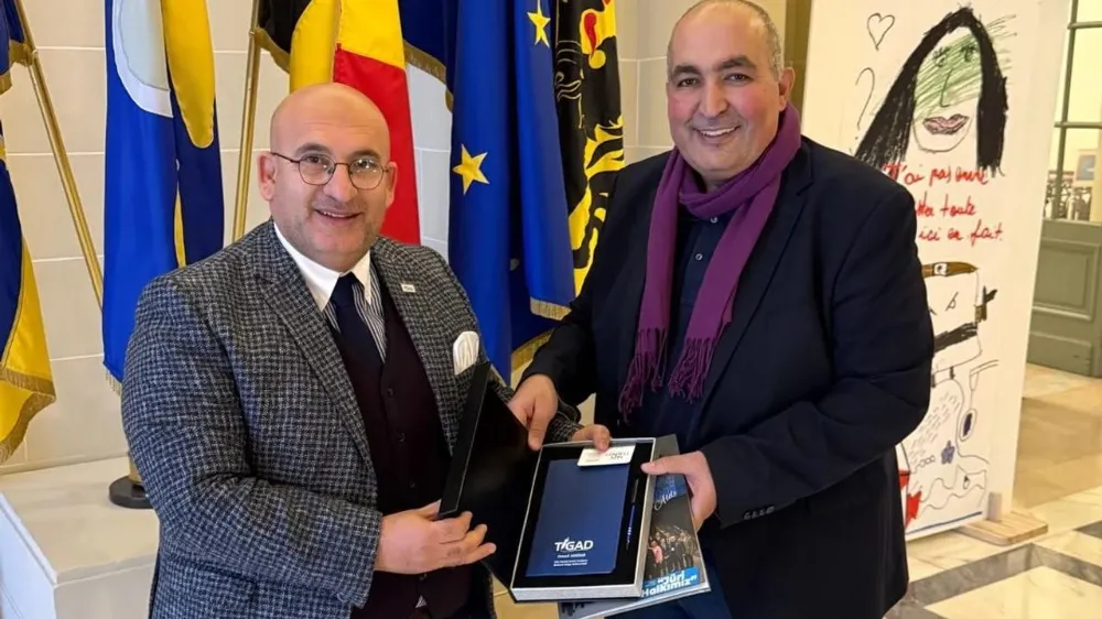 BELÇİKANIN OMURGALİ MİLLETVEKİLİ AHİDAR