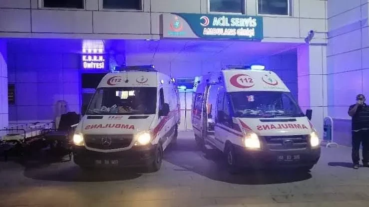 Aksaray’da Otomobil Şarampole Devrildi: 3 Yaralı  Aksaray