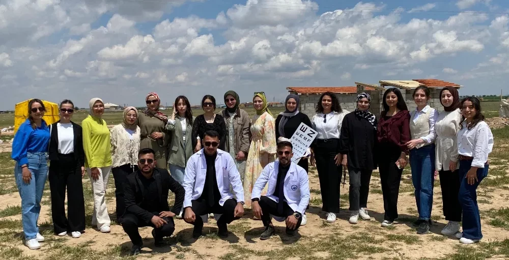 ASÜ Öğrencilerinden Tarım İşçisi Çocuklara “İz Bırakan Dokunuş”