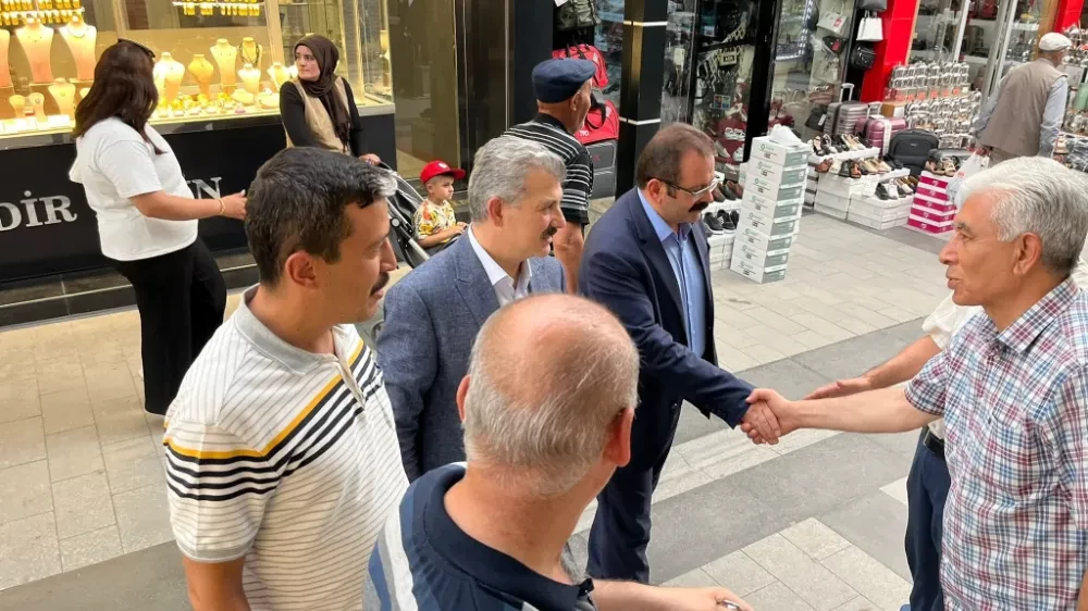 AK PARTİ HEYETİ SAHADA: ESNAF VE VATANDAŞLA BULUŞTULAR