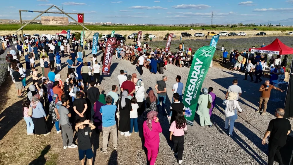 LAVANTA BAHÇESİ’NİN SEZON AÇILIŞI, AŞURE BEREKETİ İLE GERÇEKLEŞTİRİLDİ  