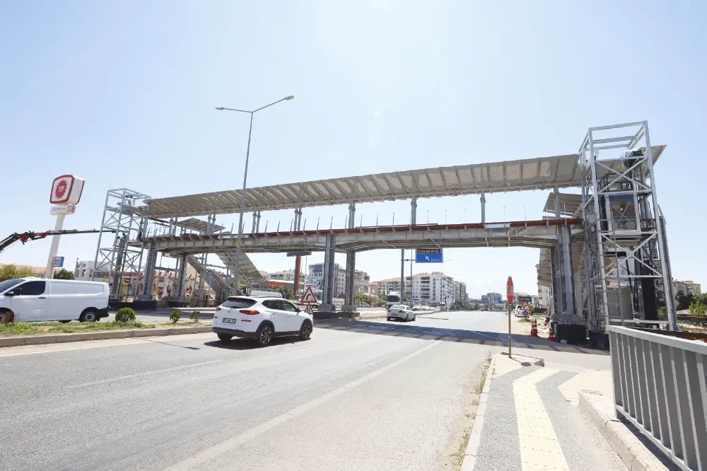 Aksaray’a Yeni ve Modern Bir Üst Geçit: “Gazzeli Şehitler Yaya Üst Geçidi” Projesinde Sona Gelindi