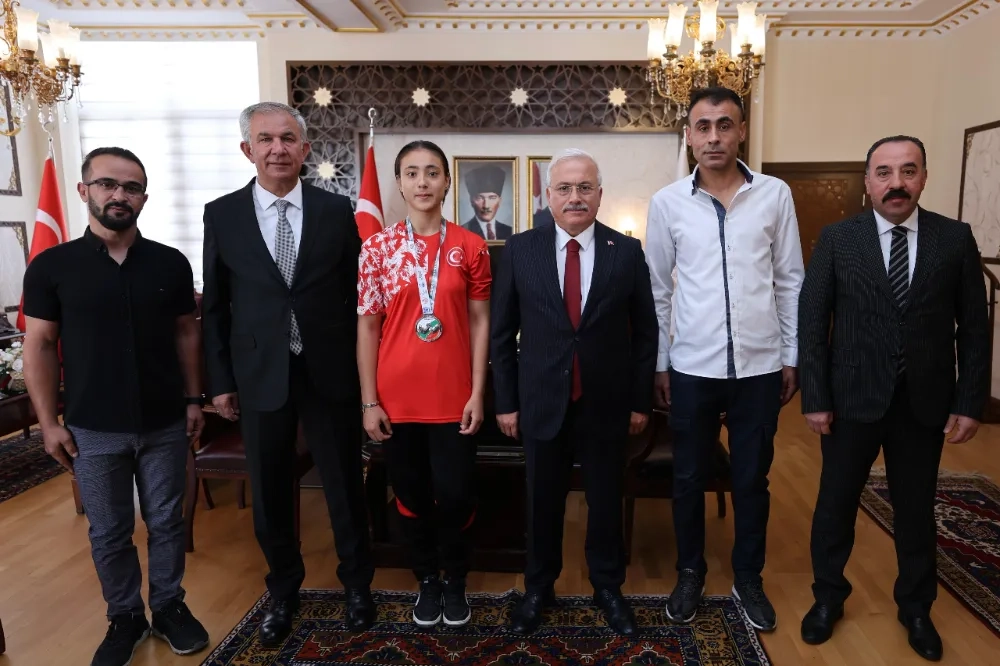 Dünya 2.’si Şampiyon Sporcu Gülistan Gönen:  “Valimize verdiğim sözleri bir bir tuttum”