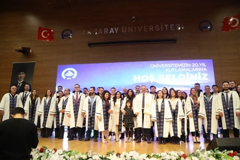 Aksaray Üniversitesindeünvanda yükselen 102 akademisyen cübbelerini giydi