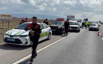 AKSARAY’DA FİLM SAHNELERİNİ ARATMAYAN KOVALAMACA: 3 ŞÜPHELİ YAKALANDI