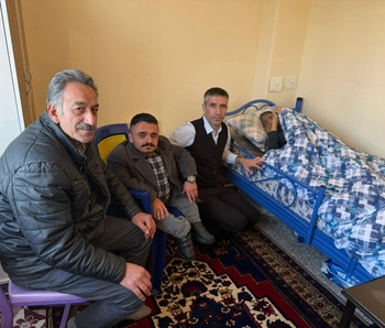 Yatağa Bağımlı Vatandaşa Evinde Adres Hizmeti