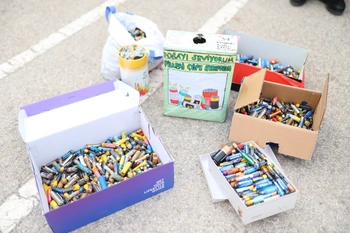 ATIK PİLLER AYRI TOPLANIYOR, ÇEVRE KORUNUYOR