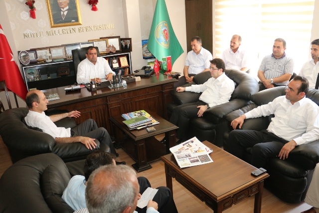 Ak Parti seçim çalışmalarına devam ediyor