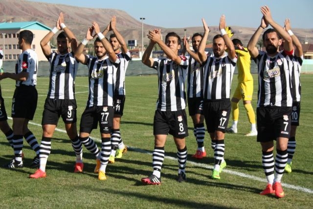 Aksarayspor çifte bayram yaşattı