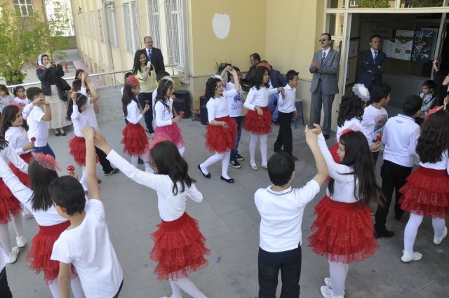 Kılıçaslan ilköğretim okulundan 23 Nisan kutlaması