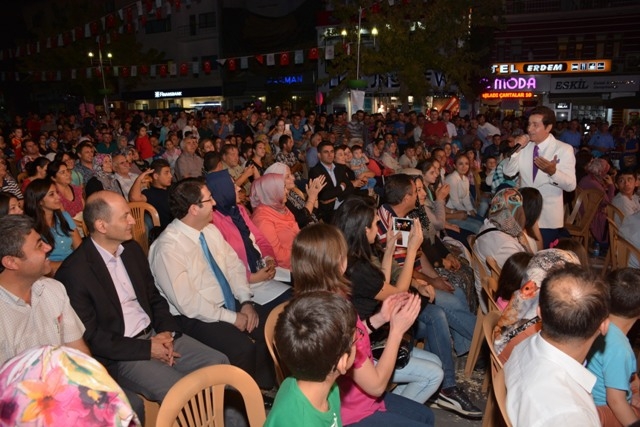 Konserlerde barikat ve protokol geleneğini kaldırıldı