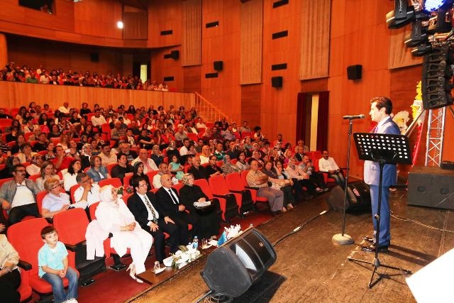 Zekai Tunca konseri yoğun ilgi gördü